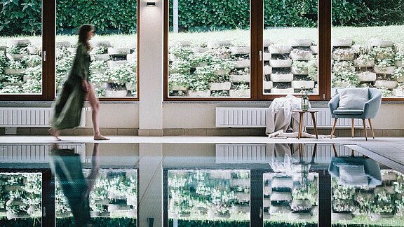 Wellness Hallenbad