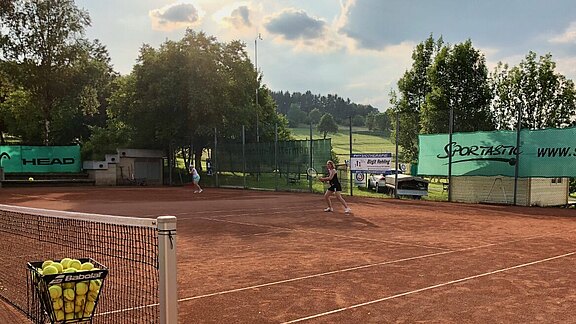 zwei Sandplätze des TC Bad Tatzmannsdorf-Oberschützen